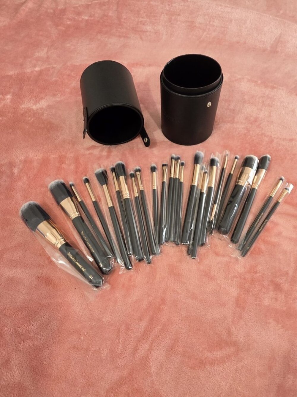 NEW Beauty Creations 24 Makeup Brush Set with Black Brush Holder Case